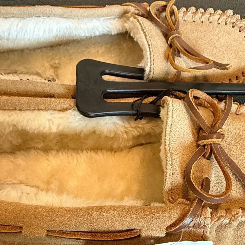 NWT Minnetonka Petra Trapper suede slippers tan
